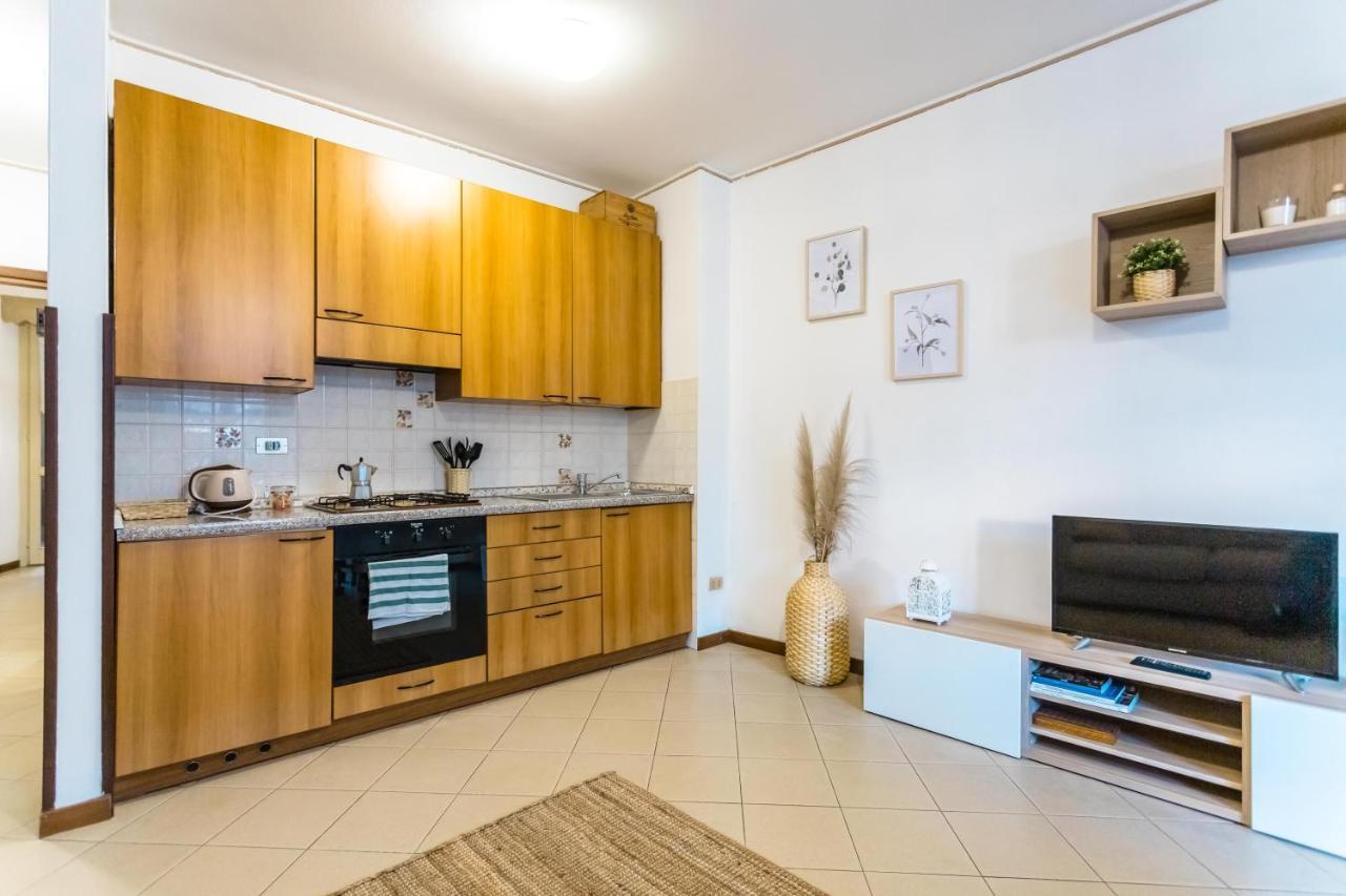 Lago Azzurro Apartment Varenna Bagian luar foto