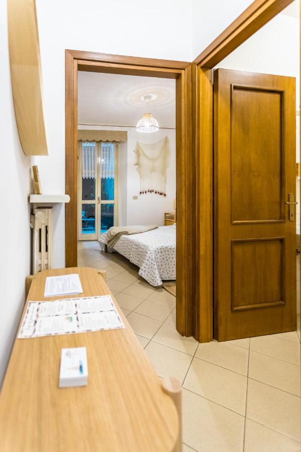 Lago Azzurro Apartment Varenna Bagian luar foto