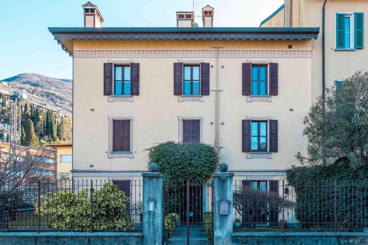 Lago Azzurro Apartment Varenna Bagian luar foto